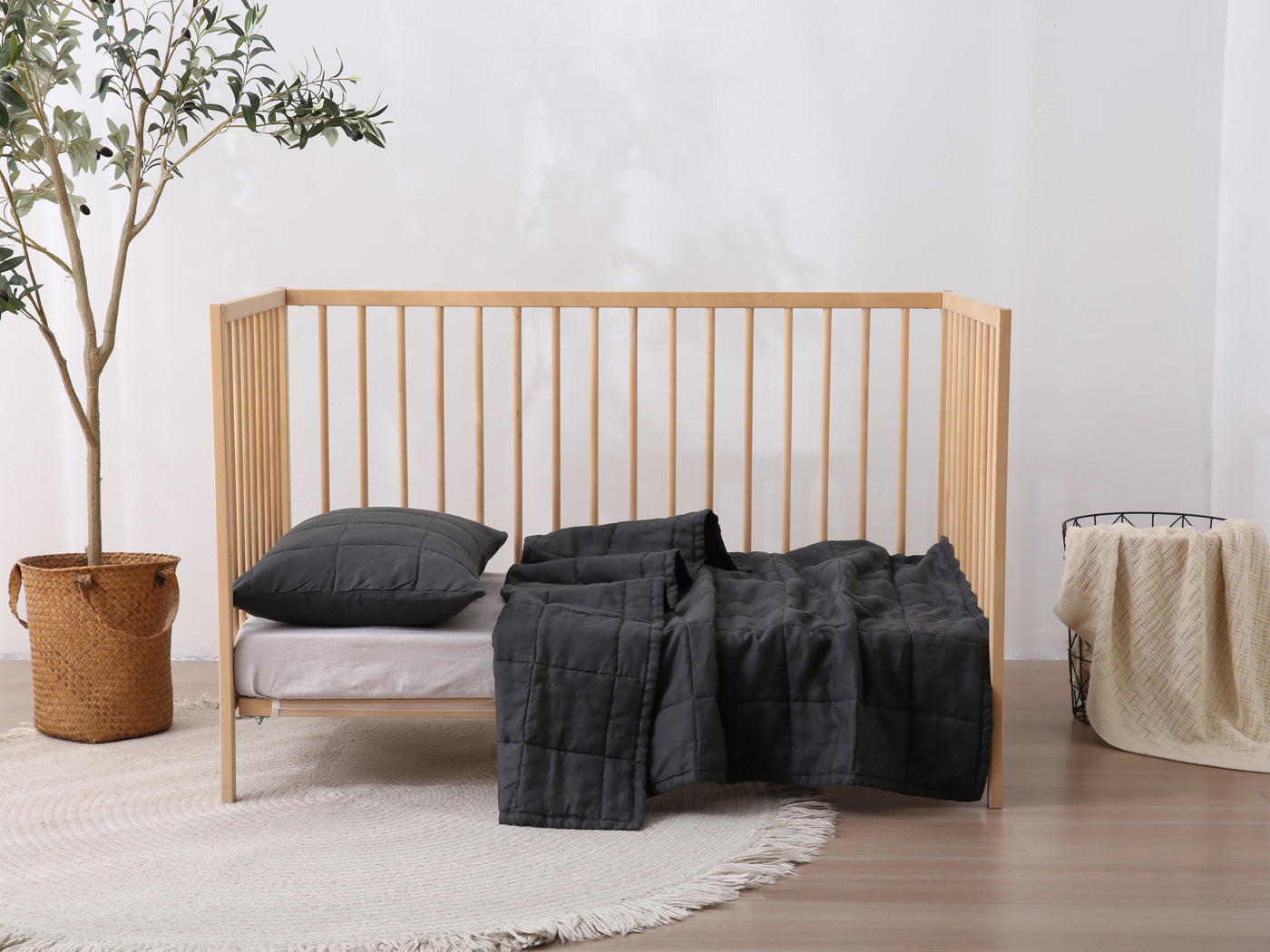 Quilted Linen Cot Blanket – Charcoal