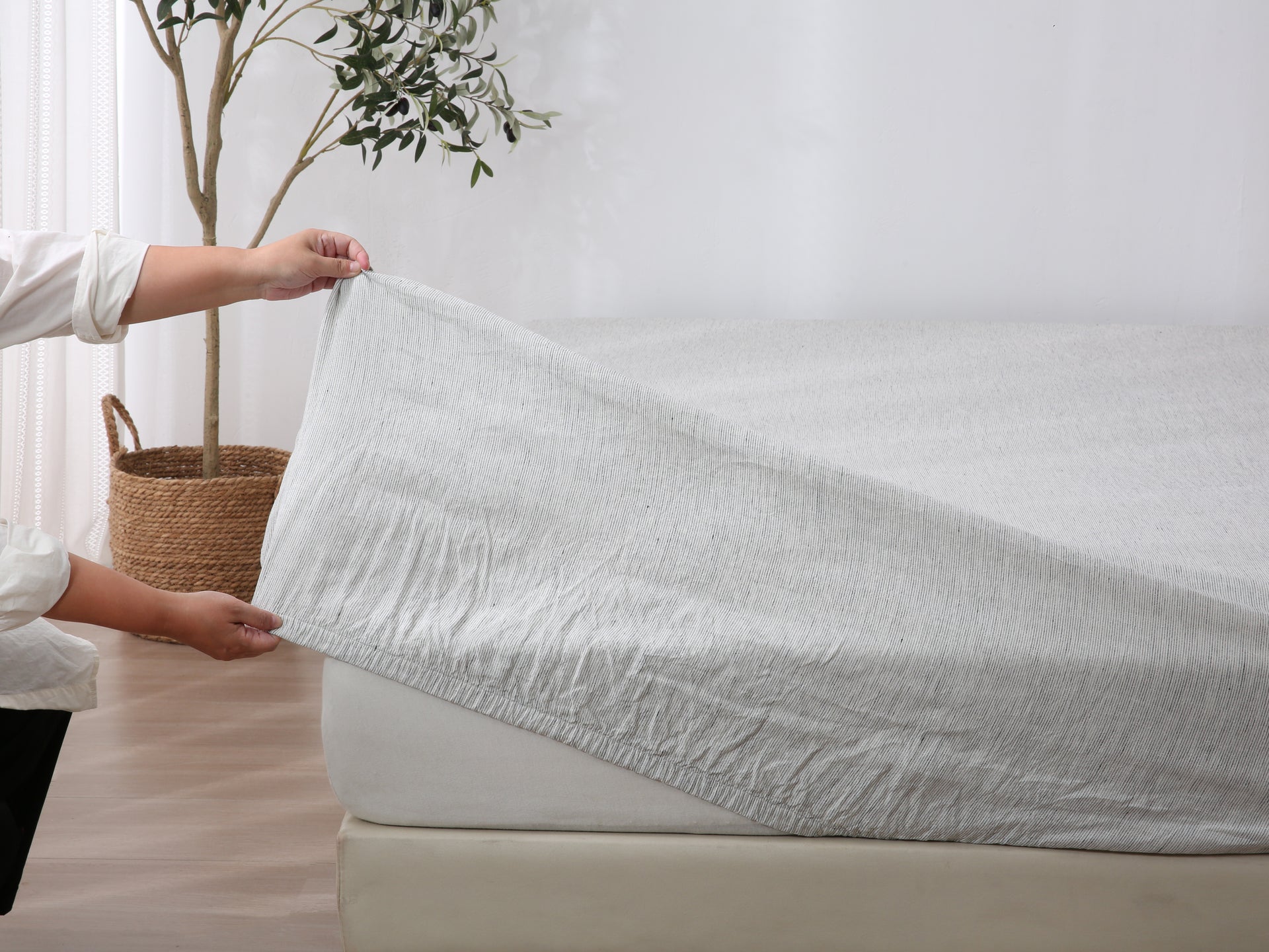 Linen Fitted Sheet - Pinstripe