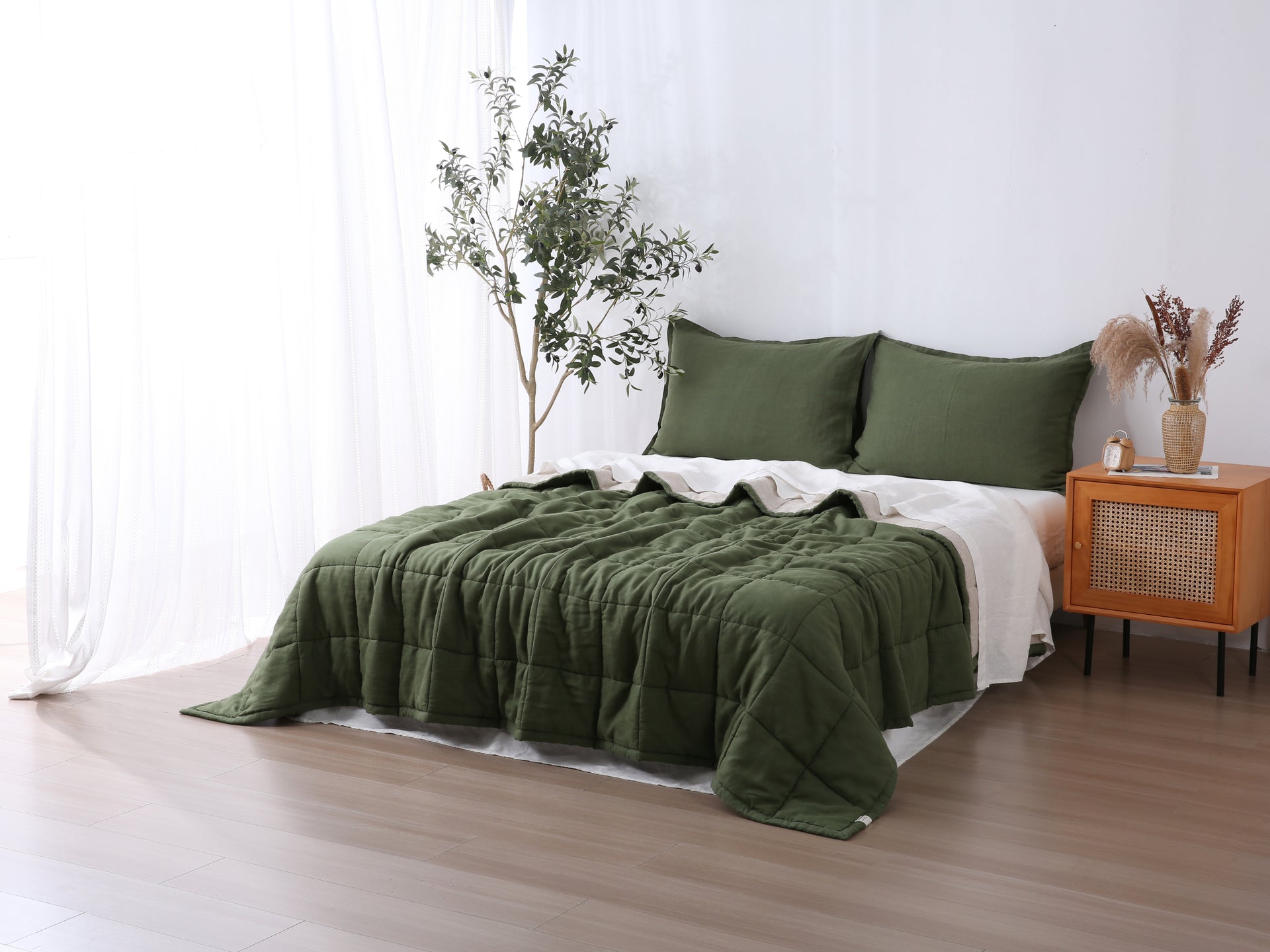 Quilted Linen Blanket - Forest + Sand