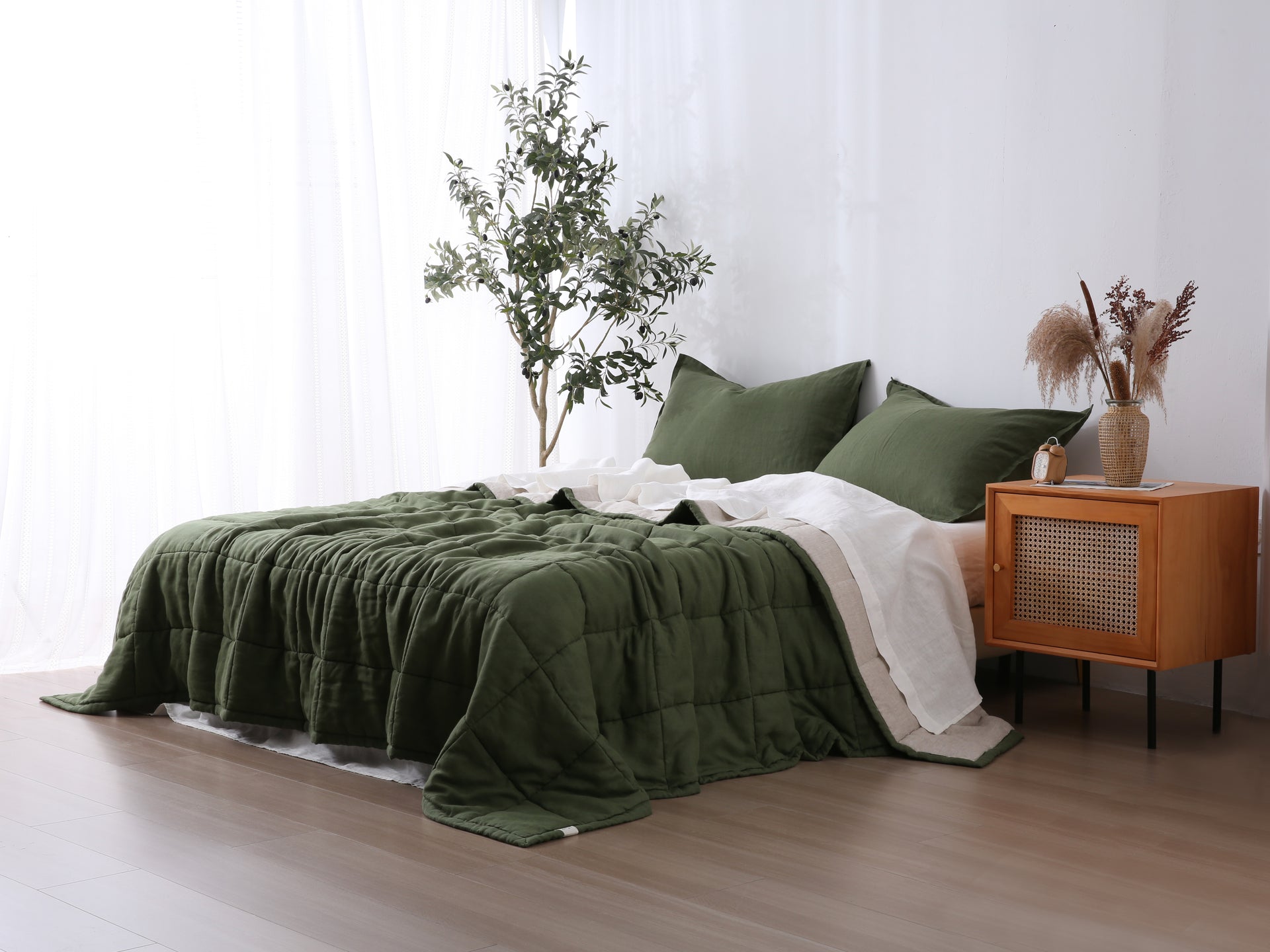Quilted Linen Blanket - Forest + Sand