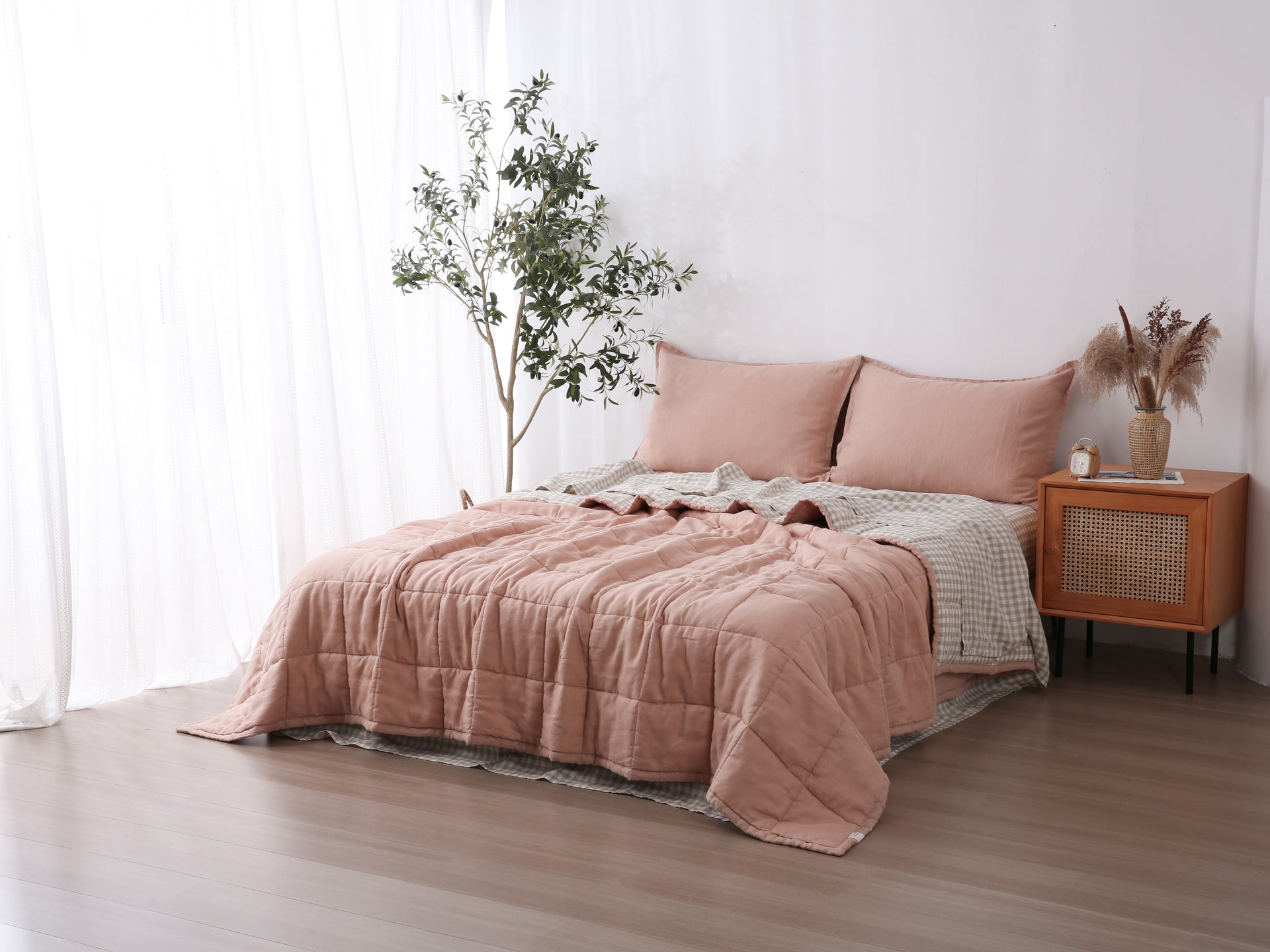 Quilted Linen Blanket - Pink Clay + Beige Gingham