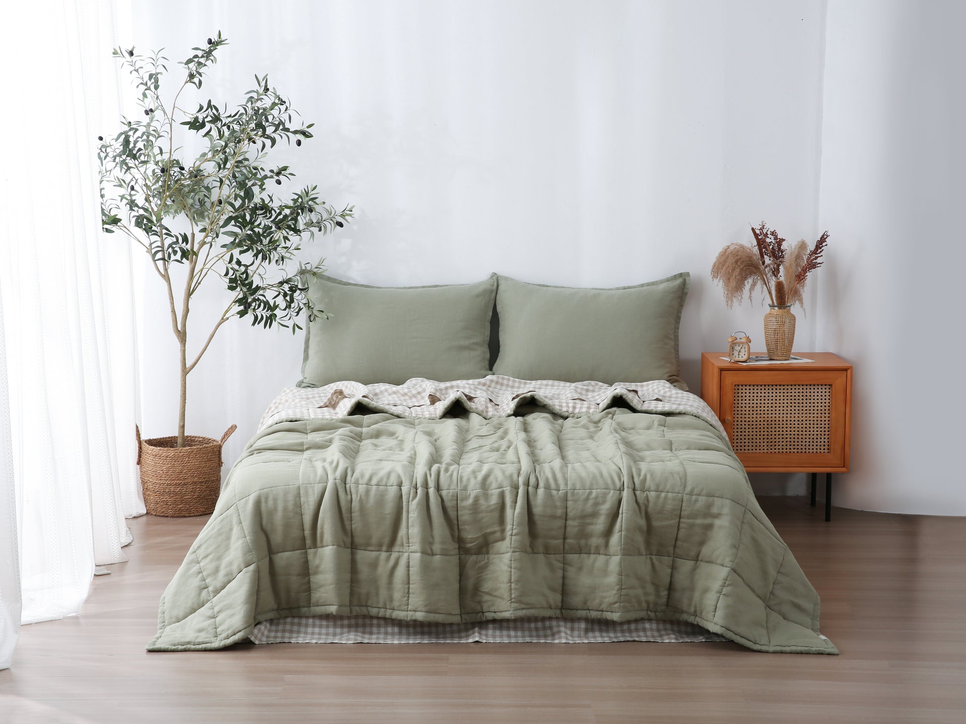 Quilted Linen Blanket - Fern + Beige Gingham