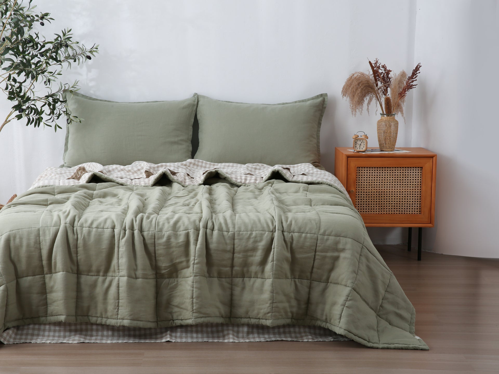 Quilted Linen Blanket - Fern + Beige Gingham