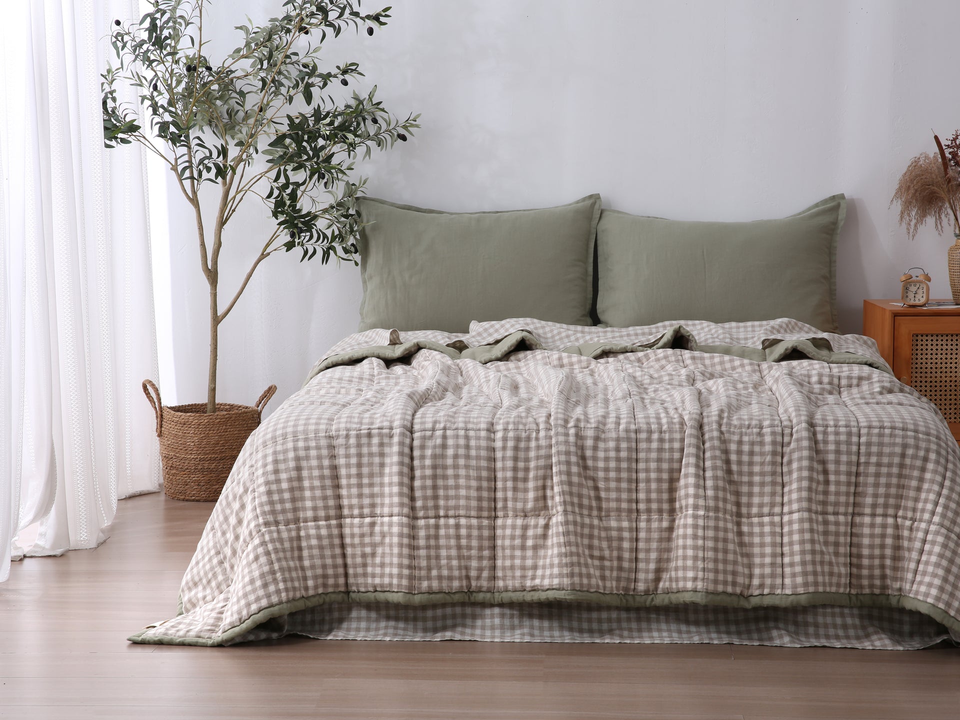 Quilted Linen Blanket - Fern + Beige Gingham