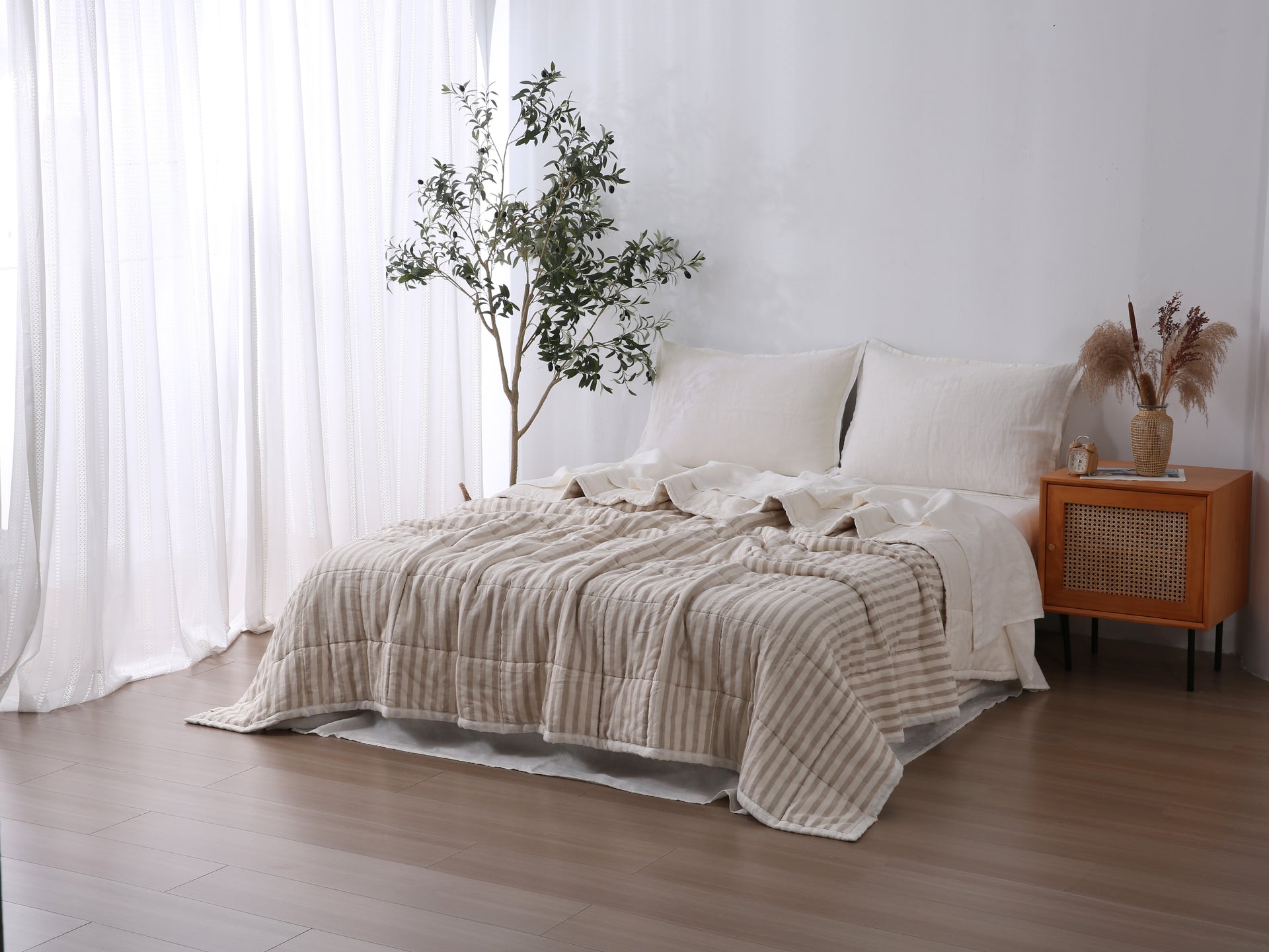 Quilted Linen Blanket - Cloud + Sand Stripe