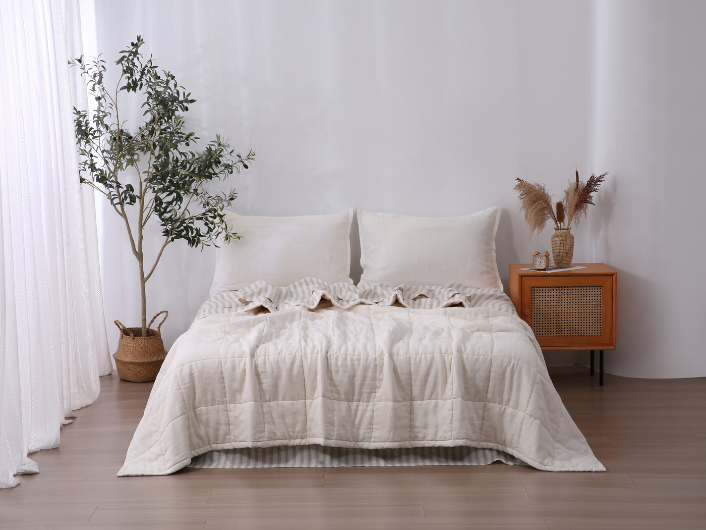 Quilted Linen Blanket – Cloud + Sand Stripe Q/K 550gsm