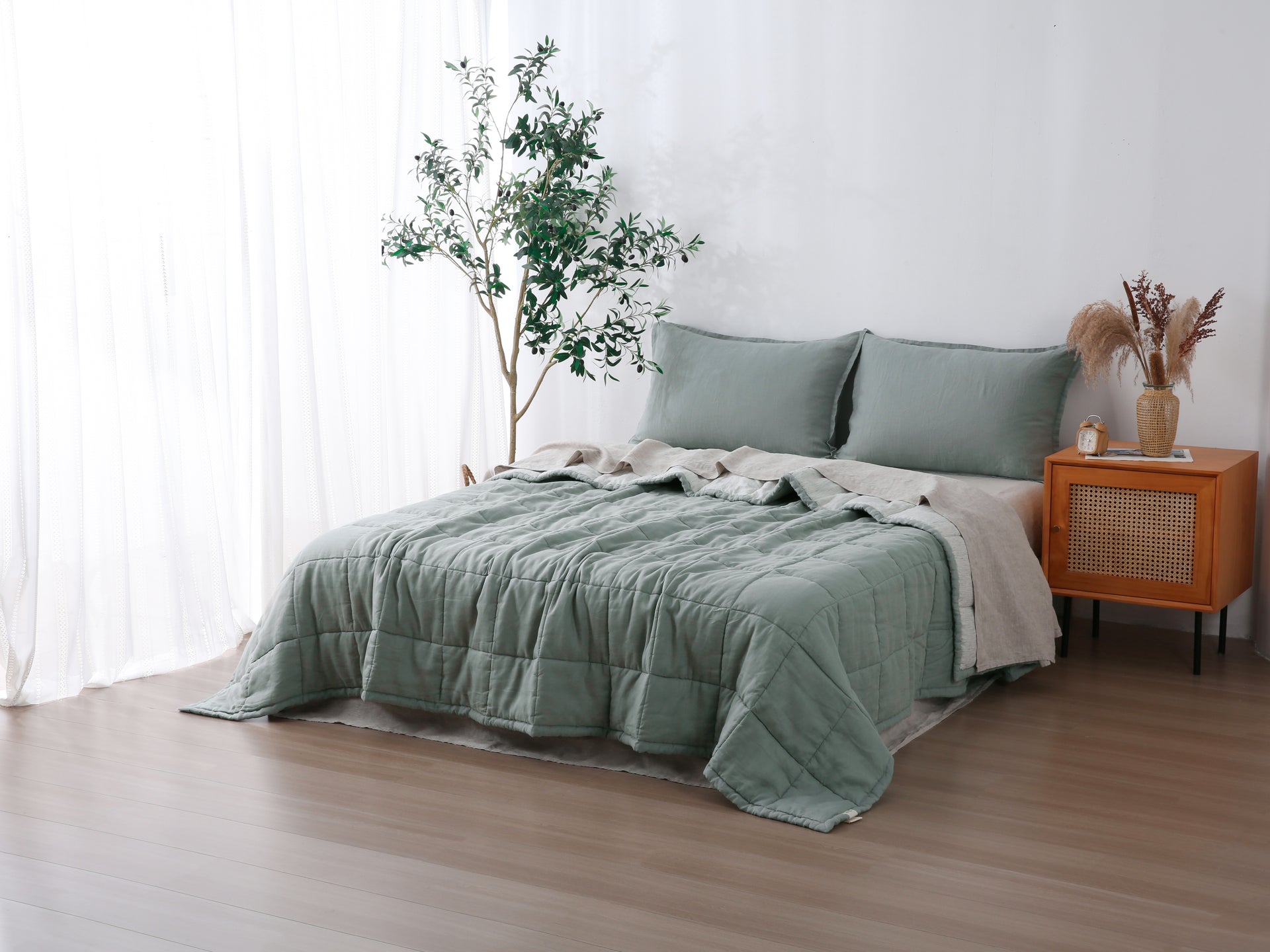 Quilted Linen Blanket - Sage + Pinstripe