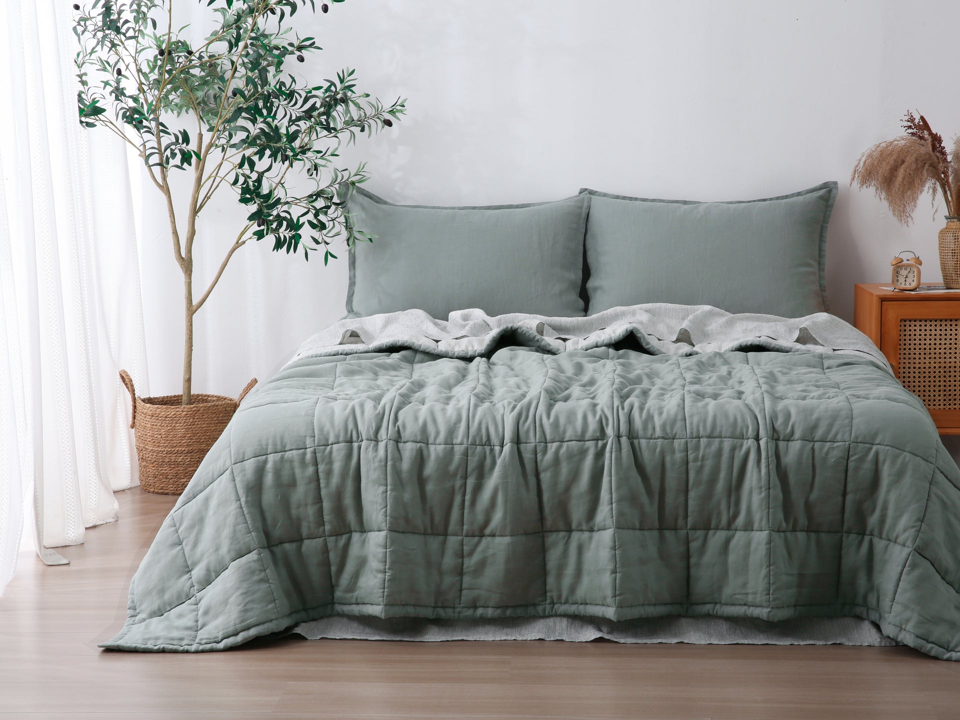 Quilted Linen Blanket - Sage + Pinstripe