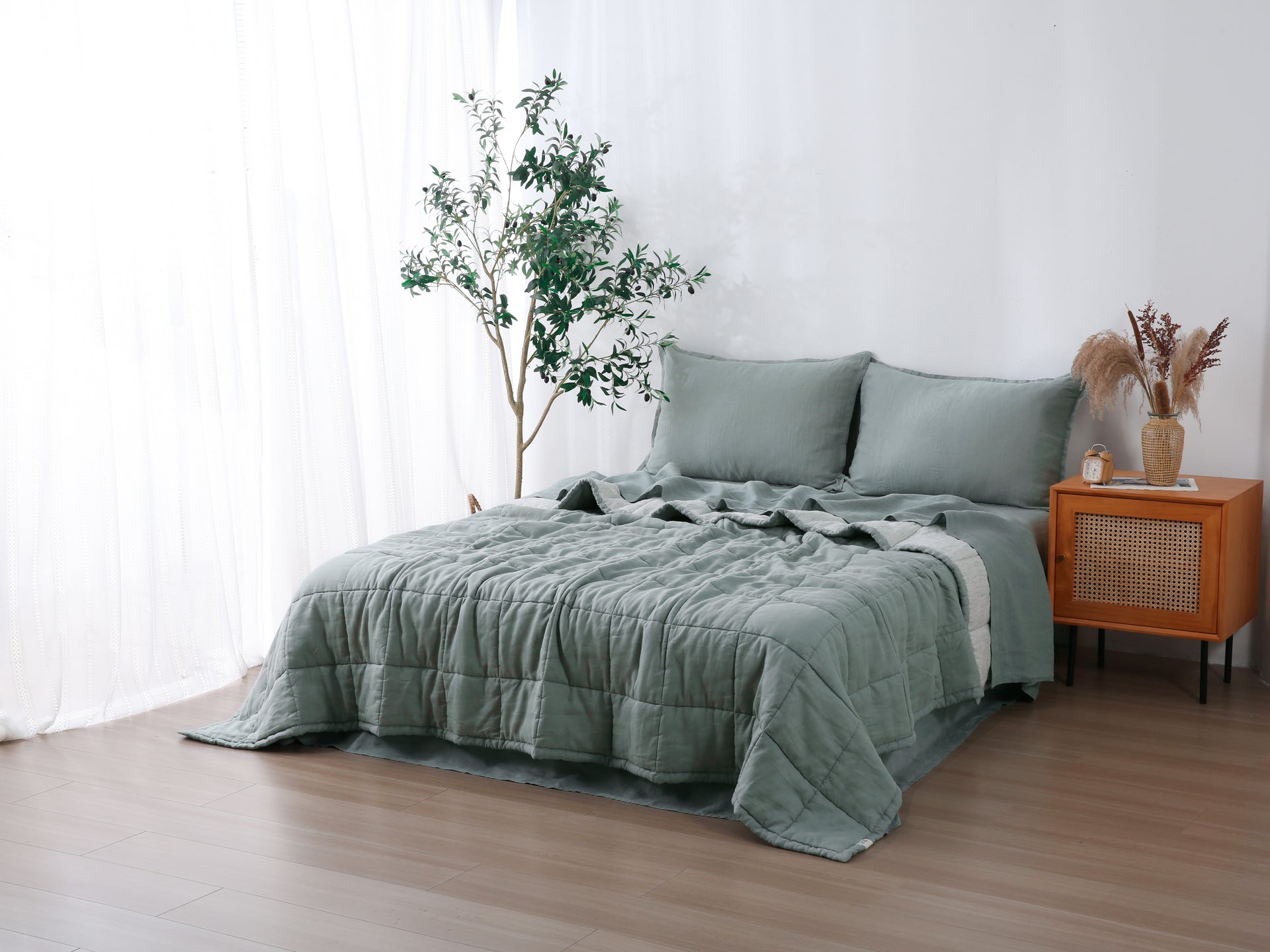 Quilted Linen Blanket - Sage + Pinstripe